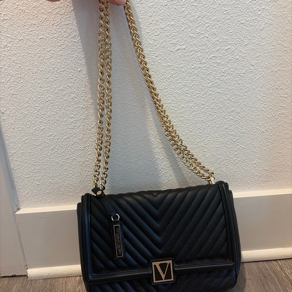 Victoria's Secret Black Chevron Shoulder Bag - Picture 4 of 7